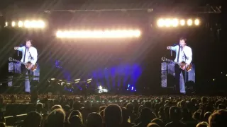 Signs & Happy Birthday - Paul McCartney live Hershey Park PA 19 July 2016 The Beatles