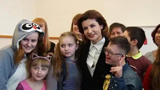 До Флешмобу «LOTS OF SOCKS» у Житомирі долучилась Марина Порошенко