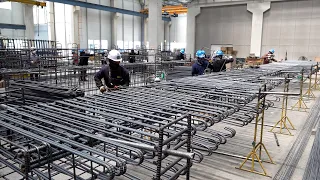 Process of making connecting columns to columns 'huge girder'. Korean precast concrete factory