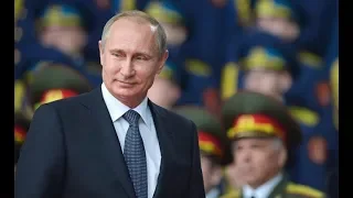 Владимир Путин исполняет гимн России Лужники 3 марта 2018