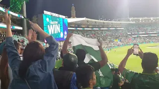 Dil Dil Pakistan full song. (Whole Sydney is singing after Pakistan wins World Cup Semi Final)