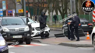 У Львові водійка скоїла ДТП і виїхала на острівець безпеки