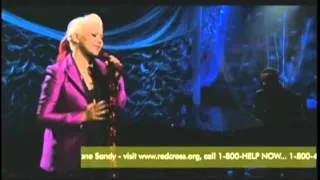 Christina Aguilera performs Beautiful Live