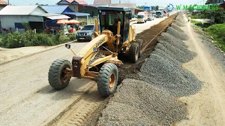 Wonderful Activity Liugong Motor Grader Spreading Gravel Building Foundation Roads Increase Operator