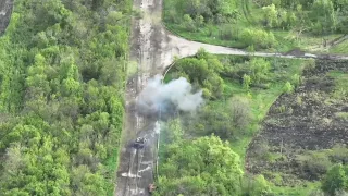 Ukrainian Forces Fire on Russian Tank Near Border in Kharkiv Oblast