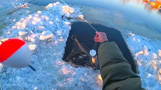 ПОРВАЛ ВСЕ ХАПУГИ, НО РЫБЫ ПОЙМАЛ! Весенняя рыбалка на хапуги в сибирской деревушке. Рыбалка 2023