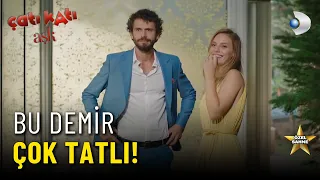 Yasemin, Demir'e Hayran Kaldı! - Çatı Katı Aşk Özel Klip