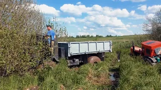 We bet who is better off road! Tractor 4x4 VS truck 4x4 in swamp!!! GAZ-66 vs T-40AM