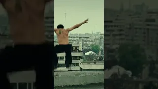 Amazing stunt from the movie "District B13"
