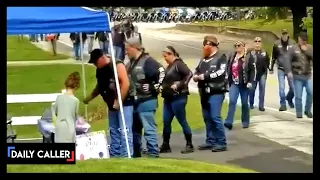 Bikers Stop At Little Girl's Lemonade Stand For Surprise Visit