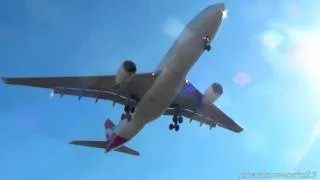 Qantas A330-200 Landing Sydney Airport + Wake Turbulence