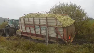 Hostovice - STUCK IN MUD John deere 7530 vs Case IH Magnum 260