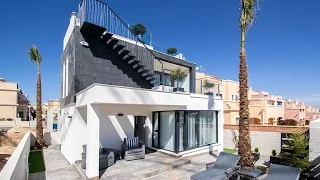 Modern villas with basement in Villamartin