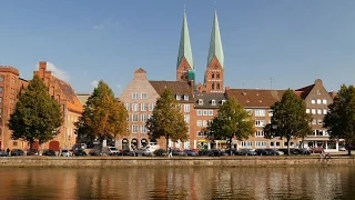 Lübeck: Untertrave, Altstadt (Old Town), Marienkirche (St. Mary's Church) - 4K Video Picture