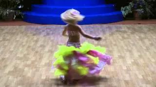 niña bailando arabe