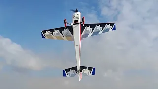 Extreme flight extra 300 104" V3