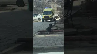 Врачи скорой помощи приехали на вызов