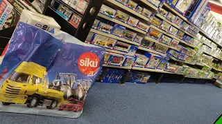 Siku Street in Toy store‼️Diecast Hunting in Europe🦸 Hot Wheels, Bburago, Oxford #diecasteurope