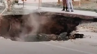 Новосибирск: яма с горячей водой