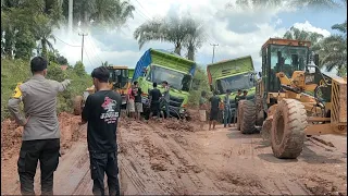 Strictly Guarded by Officials! Two Truck Drivers Stuck for Hours Closing the Road