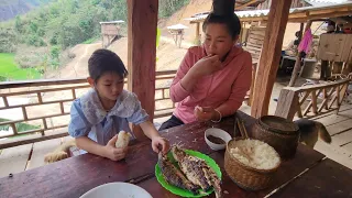 Mother and Son Catch Fish to Cook Lunch at the Family Farm | Farmer's Life