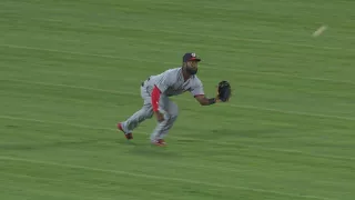 WSH@LAA: Goodwin dives to rob Trout of a hit