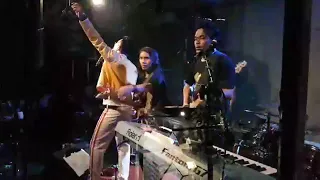 Queen - Don't stop me now / We will Rock you ( Cover live By Goss Jakarta )