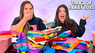 TROCA DE FIDGET TOYS * ELA ACHOU A CESTA PERDIDA!