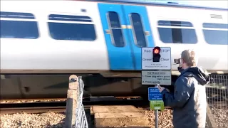 Miniature Warning Light Level Crossings