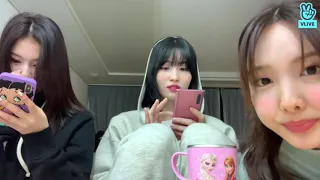 TWICE Sana Momo Nayeon Vlive | 210307 | ENG SUB