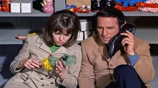 This Scene Wasn’t Edited, Look Closer at the Get Smart Blooper