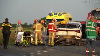 Drie gewonden bij forse aanrijding in Nieuw Buinen