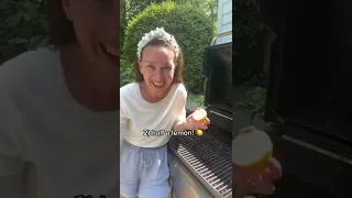 My Top 3 Hacks for Cleaning The Grill 🧼 #momhacks #trending #viral #shorts #grilling #lifehacks