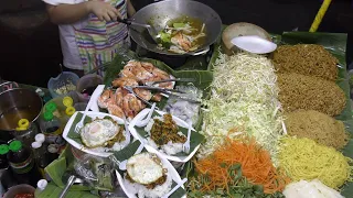 Bangkok Street Food. Best Stalls in Soi Ram Buttri. Crabs, Pad Thai, Ribs, Sukiyaki, Roti and more