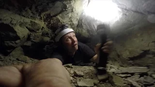 EXPLORING A ABANDONED MINE IN THE HILLS NEAR OATMAN AZ