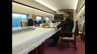 Гармония: Путин и Си прибыли в Тяньцзинь на скоростном поезде - Вести 24
