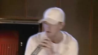 Eminem - Beautiful LIVE (RELAPSE) HQ