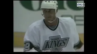 Wayne Gretzky's first goal with Kings, first game, first shot, against Red Wings, october 1988