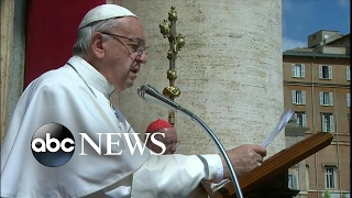 Pope Francis delivers Easter message to the world