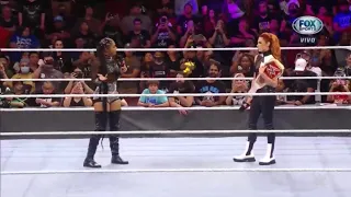 Bianca Belair confronta y ataca brutalmente a Becky Lynch - WWE Raw 25/10/2021 (En Español)