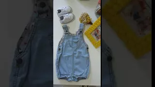 Moda infantil - Macacão jeans de bebe
