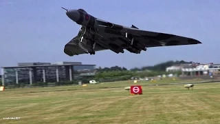 🇬🇧 The Mighty Vulcan XH558 At Farnborough