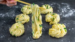 Instead of bread! Buns with garlic and green onion. Only 25 min in the oven!