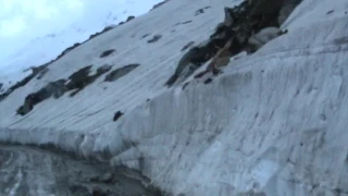 Drive through dangerous Himalayan road  Manali Leh Route