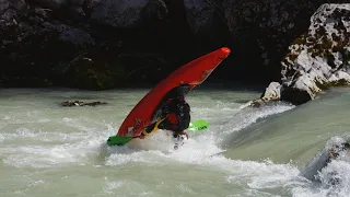 Sick session with the German freestyle kayak team!