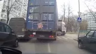 Прикол на перекрестке.Смотреть всем)))