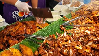 Thai Street Food at IconSiam Indoor Floating Market