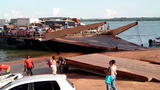 Travessia da balsa rio tapajós Miritituba/Itaituba-pa Embarcações.