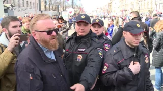 Russia Rallies On May Day Underscore Political Divide