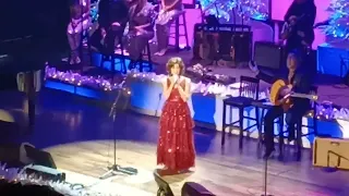 Amazing Nashville Show - Vince Gill and Amy Grant at the historic Ryman